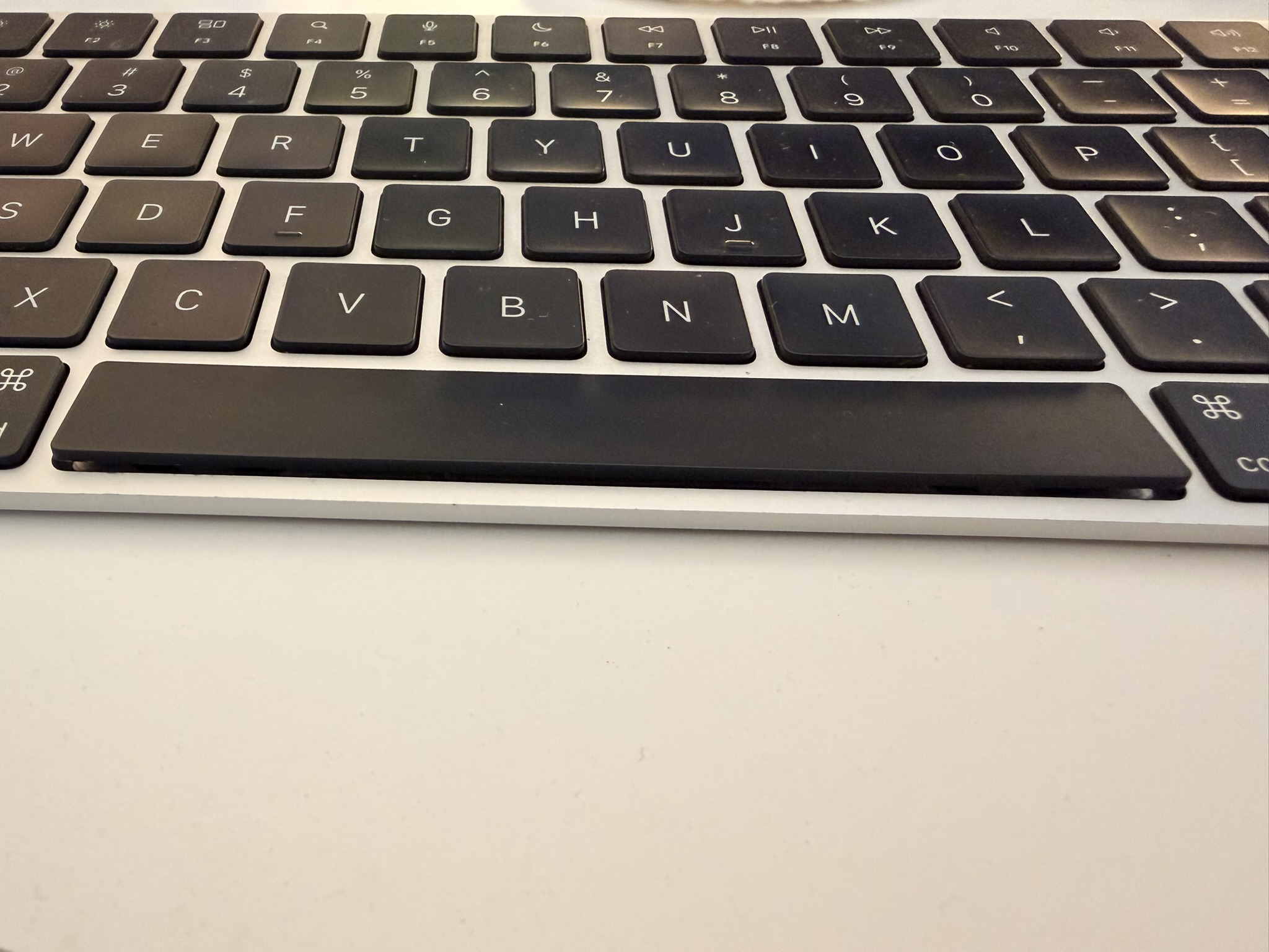 Apple Magic Keyboard Spacebar Flimsy Top