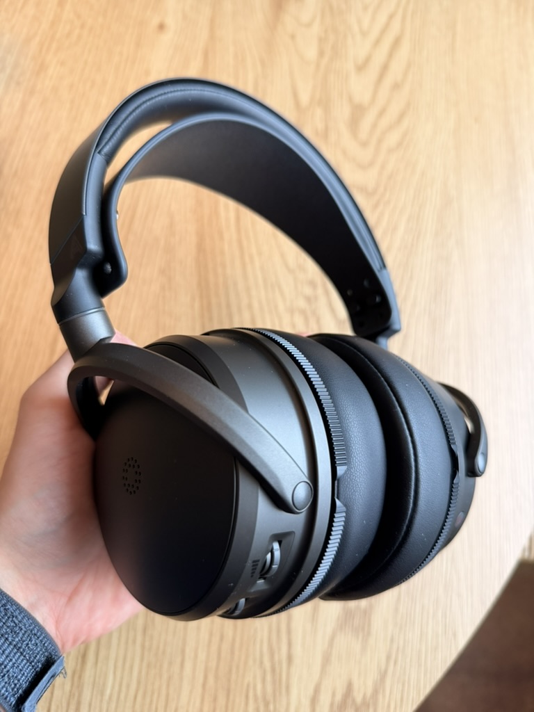 Audeze Maxwell 2 in hand