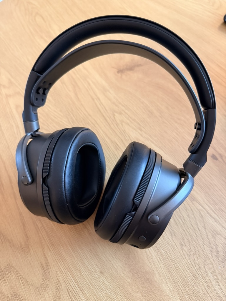 Audeze Maxwell 2 on table